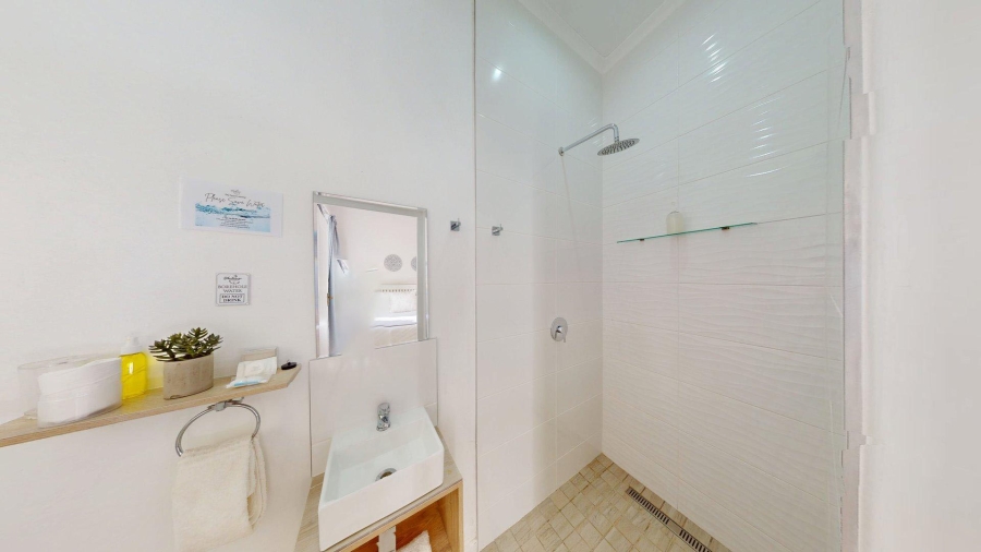 8 Bedroom Property for Sale in Summerstrand Eastern Cape
